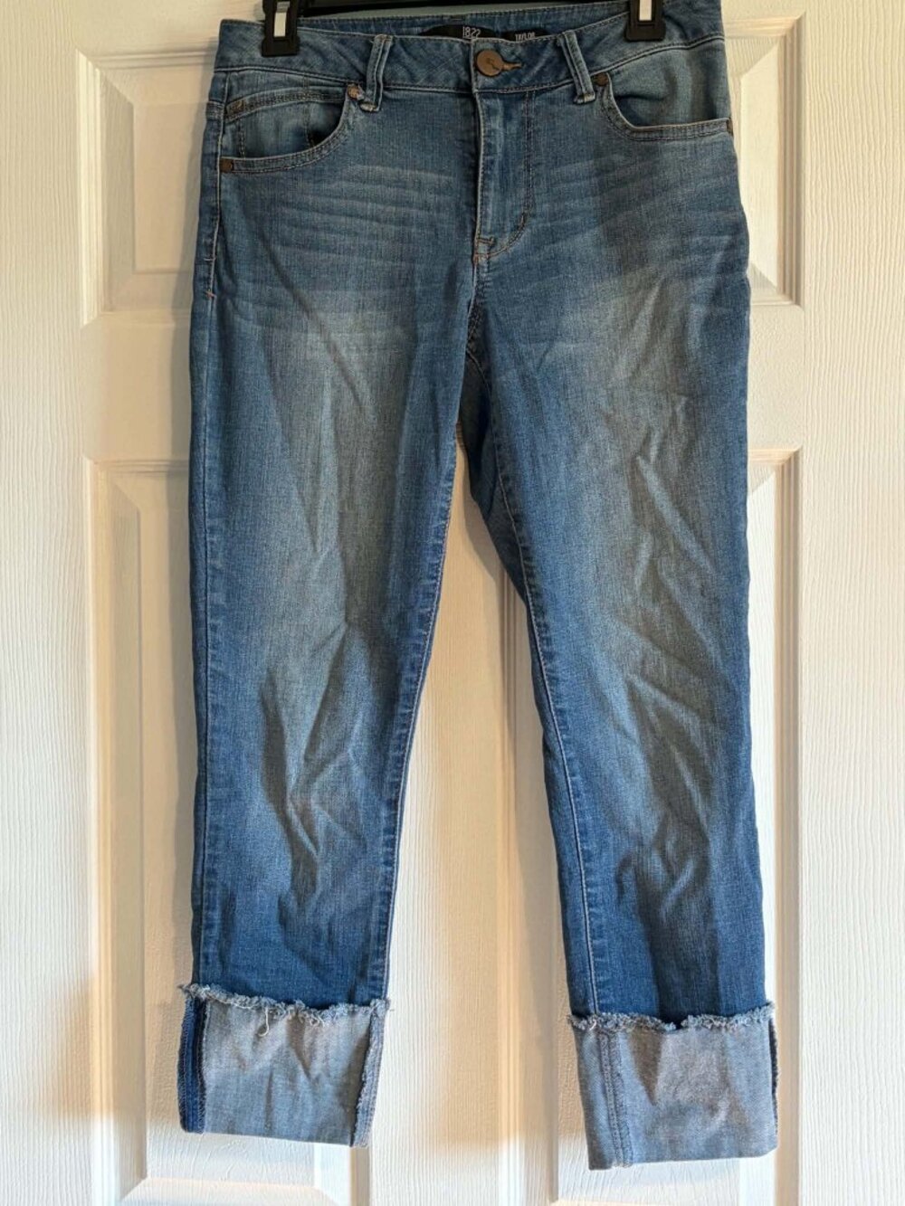 822 Denim Taylor Mid Rise Cuffed Cropped Jeans Raw Edge Size 6